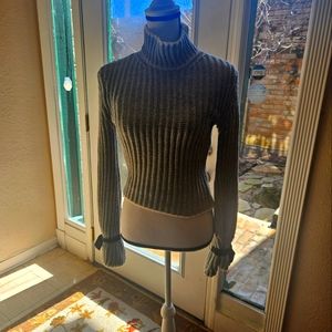 Grey sweater with black ties